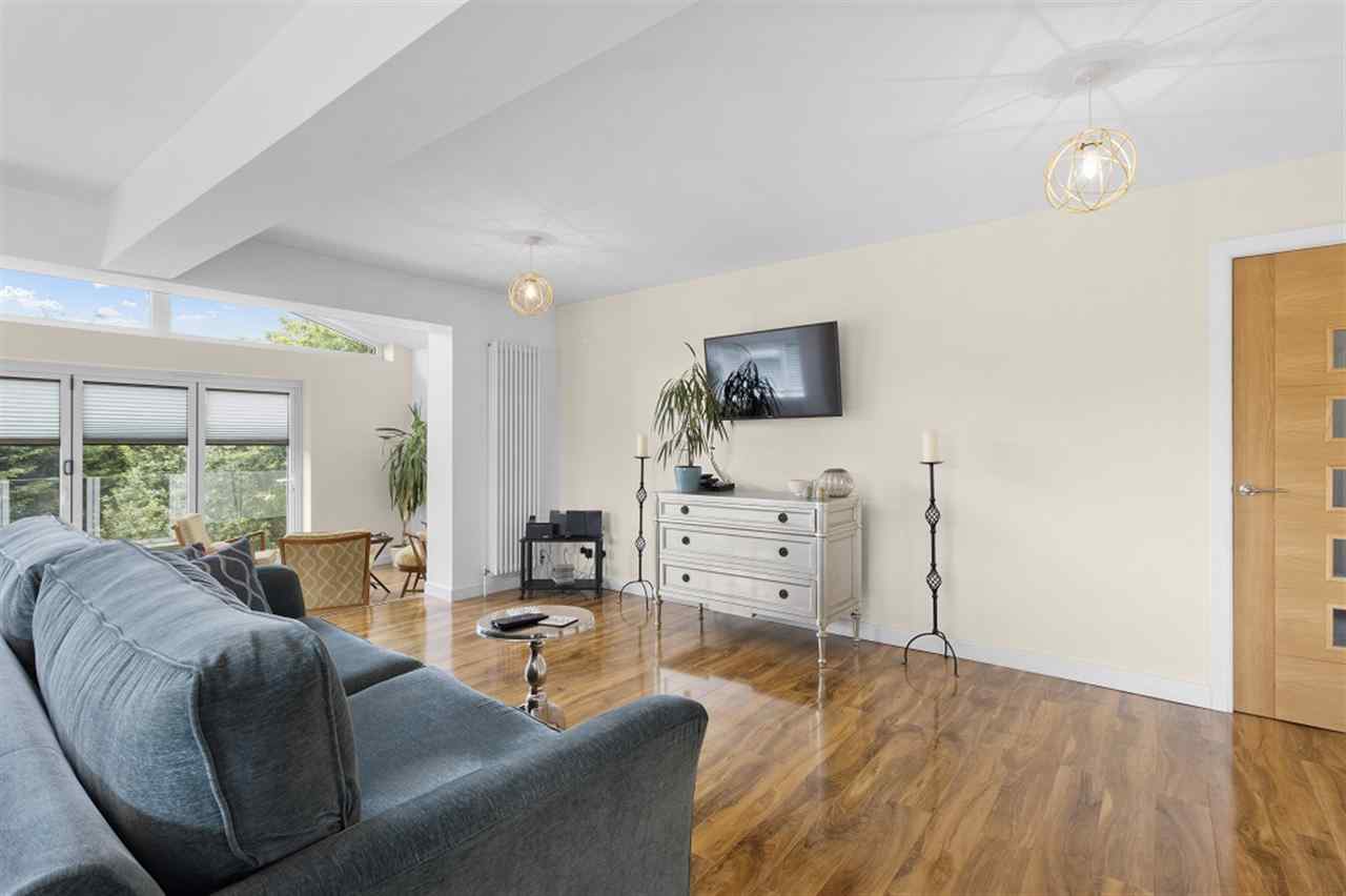 resized-2349823-Living Area A.jpg